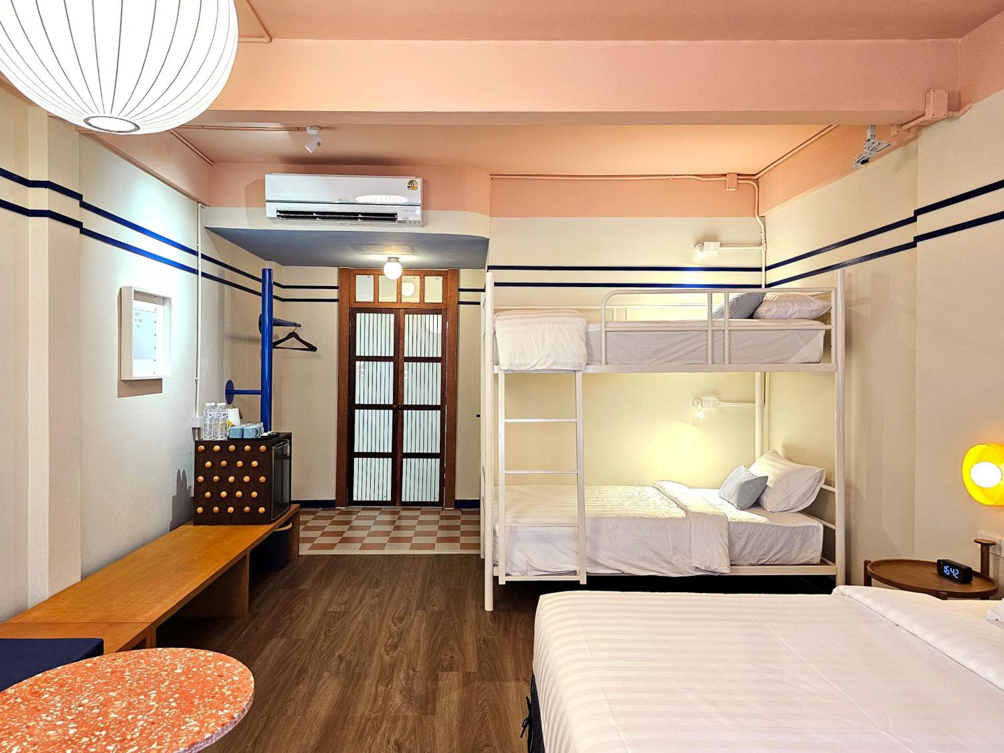 Blu Dock Restel Bangkok Exterior photo